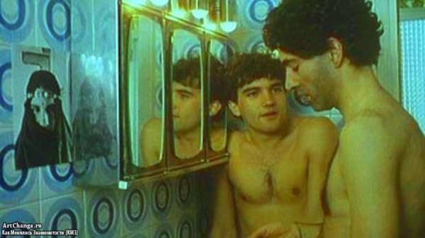 Лабиринт страстей (1982), в ролях Антонио Бандерас