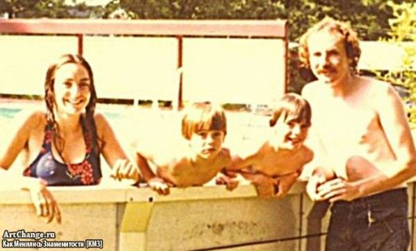 Джаред и Шеннон Лето в детстве, их мать, сводный отец Карл