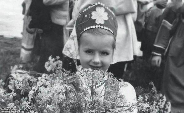 Юлия Савичева в детстве в коллективе Светлячок (5 лет)