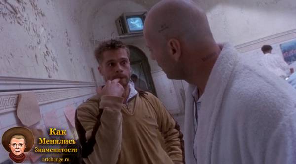 Брэд Питт с Брюсом Уиллисом в фильме 12 обезьян (1995)