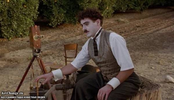 Чаплин (1992), в ролях Роберт Дауни мл.