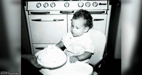 Том Хэнкс в детстве на своем Дне Рождения