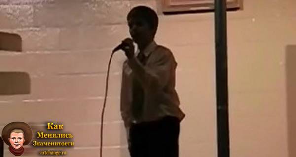 Джастин Бибер на конкурсе поет песню Ne-yo - So Sick (2007)