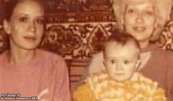 Полина Гагарина в детстве с бабушкой и матерью