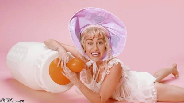 Miley Cyrus - BB Talk (2015)