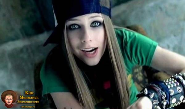 Avril Lavigne - Sk8er Boi (2002)