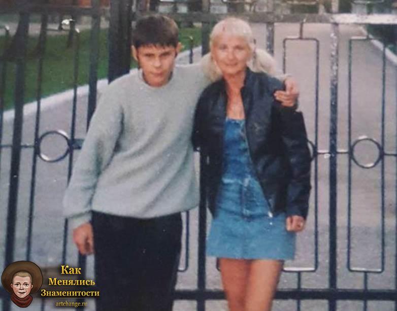 Юный Ян Топлес с мамой, Лапотков в молодости, до известности (14 лет)