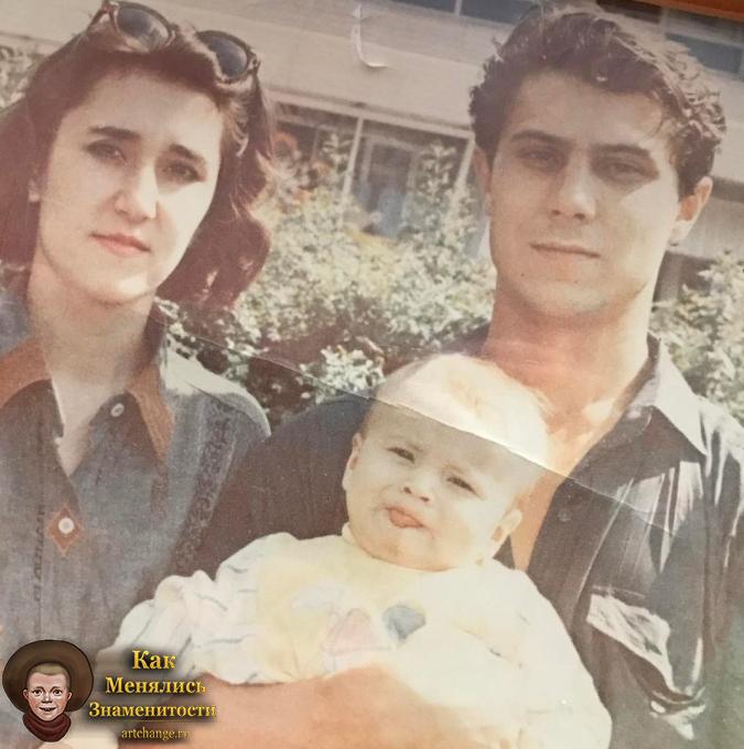 Маленький Thomas Mraz (Томас Мраз) в детстве с мамой и папой