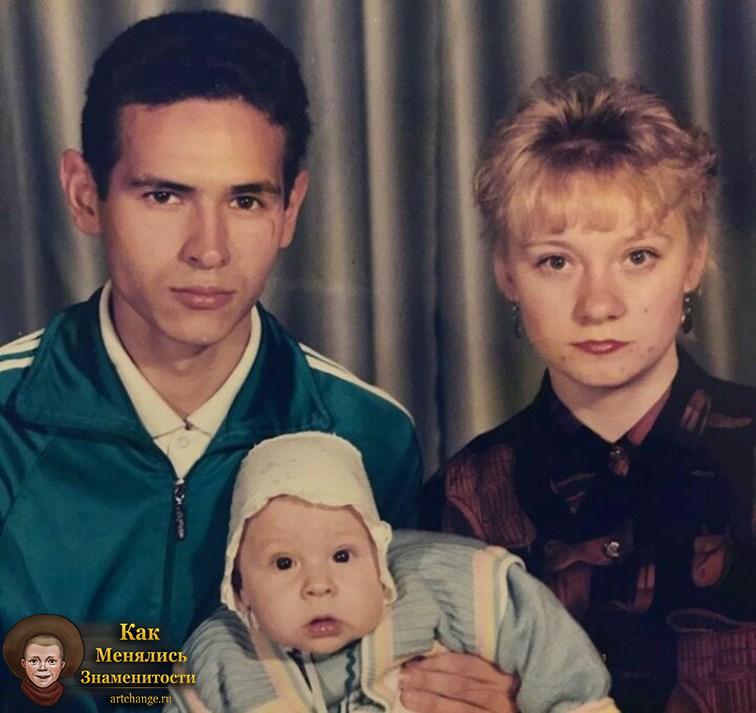 Младенец Flesh (Павел Флэш) с мамой и папой (родителями) в детстве