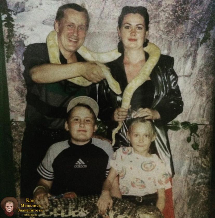 Sokol[off] / Александр Соколов в детстве, юности с родителями, сестрой
