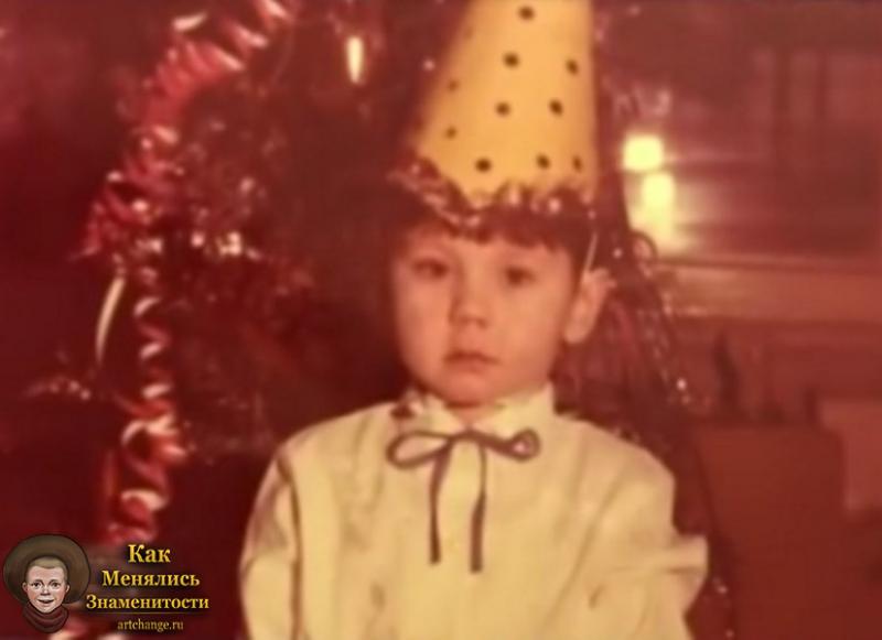 Маленький Ян Топлес (Лапотков) в детстве, юности, на празднике