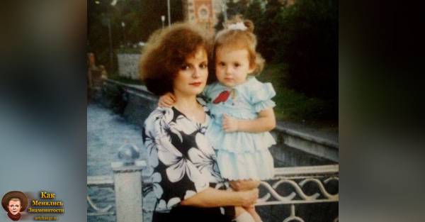 Нюта Байдавлетова (Ранетка) в детстве с мамой