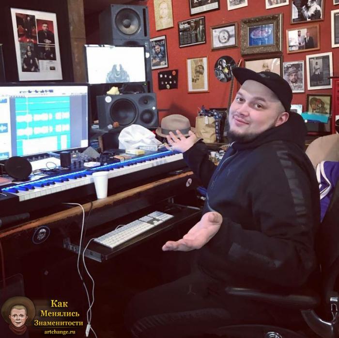 Kyivstoner (Киевстонер) сидит на студии, работает над музыкой