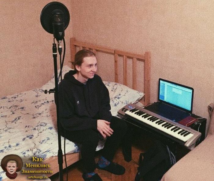 Егор Натс в общежитии во время записи треков
